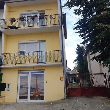 Apartman Novi Sad - Apartment Novi Sad Sremska Kamenica Esterno foto