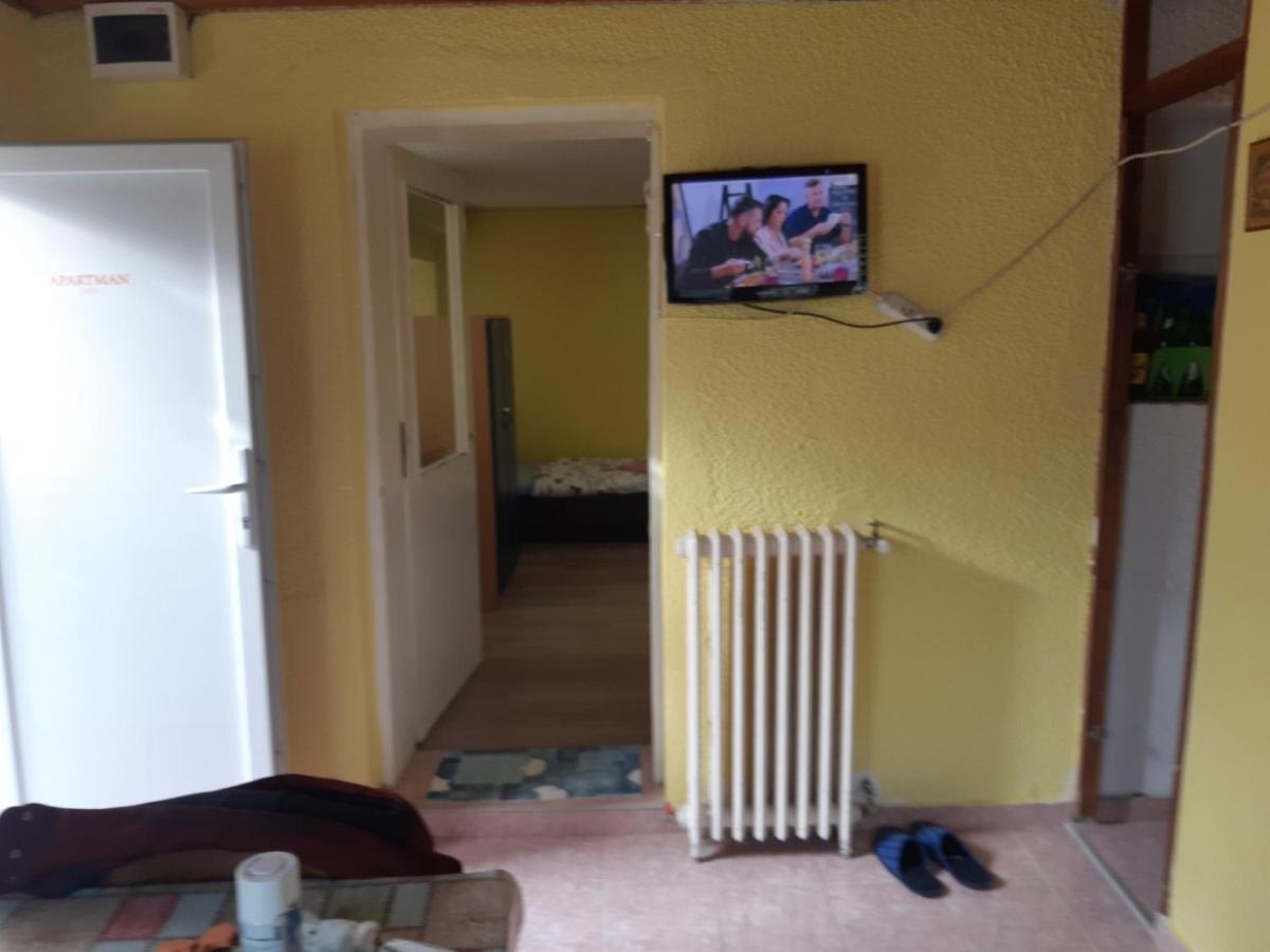 Apartman Novi Sad - Apartment Novi Sad Sremska Kamenica Esterno foto